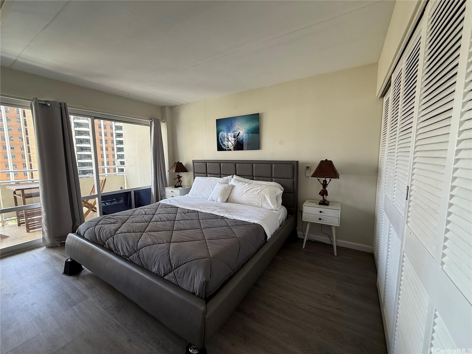 Ilikai Apt Bldg condo # 834, Honolulu, Hawaii - photo 3 of 25