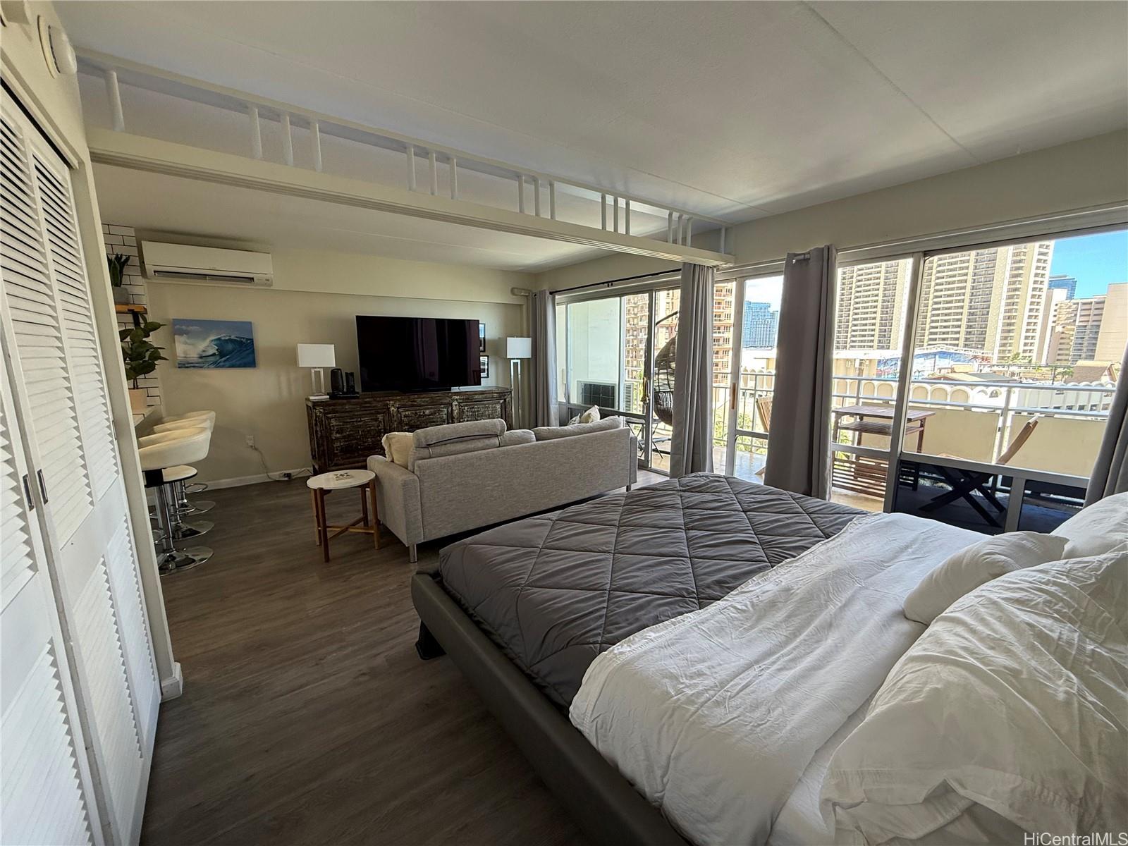 Ilikai Apt Bldg condo # 834, Honolulu, Hawaii - photo 6 of 25