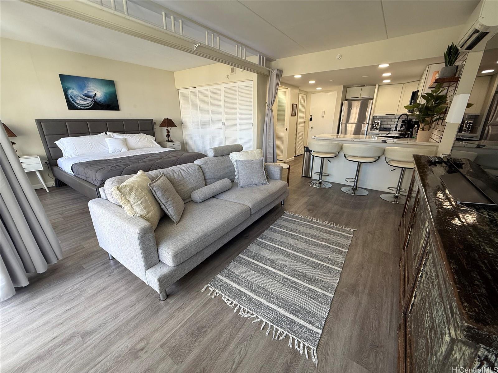 Ilikai Apt Bldg condo # 834, Honolulu, Hawaii - photo 7 of 25