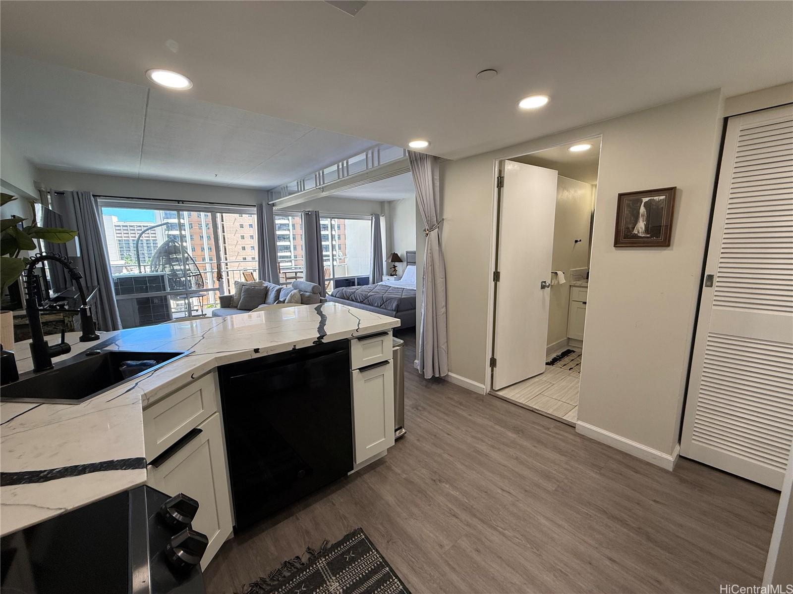 Ilikai Apt Bldg condo # 834, Honolulu, Hawaii - photo 10 of 25