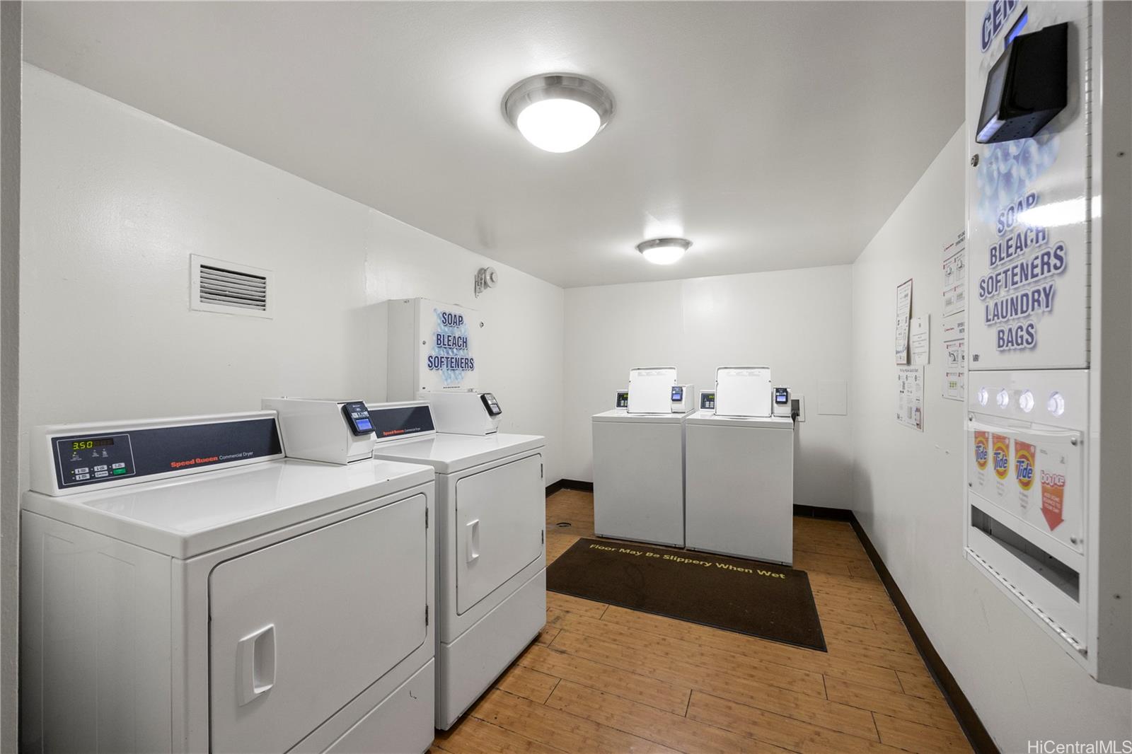 Ilikai Apt Bldg condo # 836, Honolulu, Hawaii - photo 17 of 17