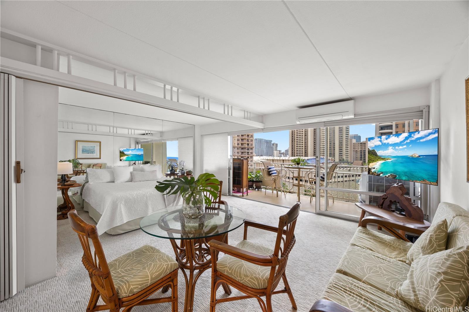 Ilikai Apt Bldg condo # 836, Honolulu, Hawaii - photo 10 of 17