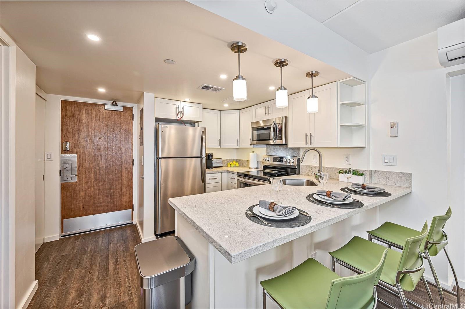 Ilikai Apt Bldg condo # 911, Honolulu, Hawaii - photo 2 of 20