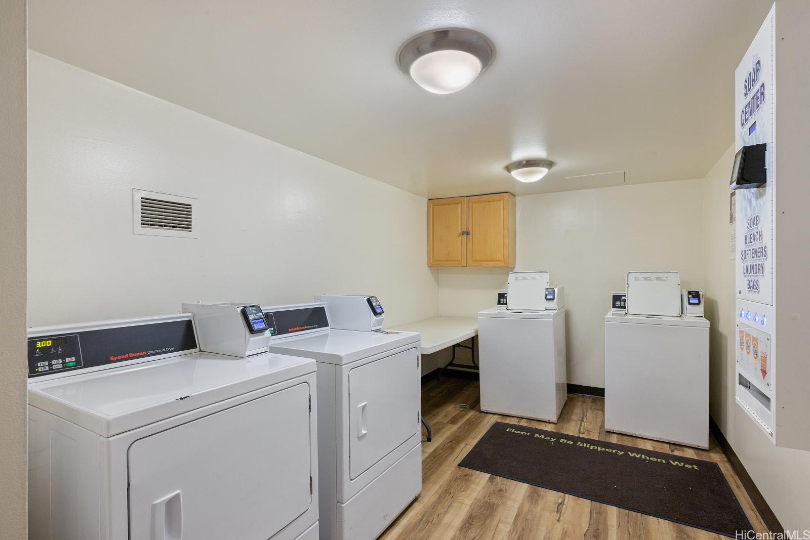 Ilikai Apt Bldg condo # 911, Honolulu, Hawaii - photo 17 of 20