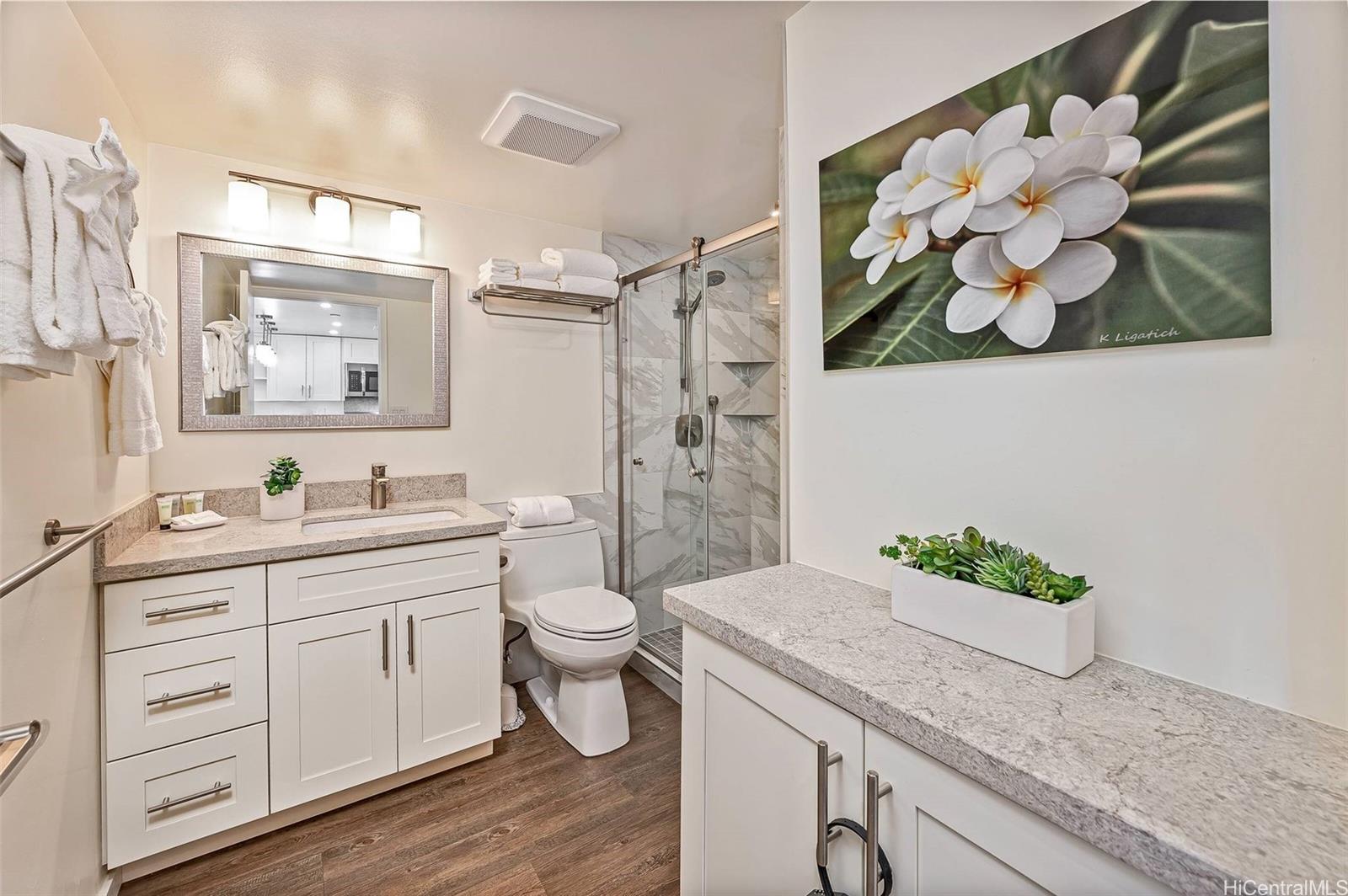 Ilikai Apt Bldg condo # 911, Honolulu, Hawaii - photo 7 of 20