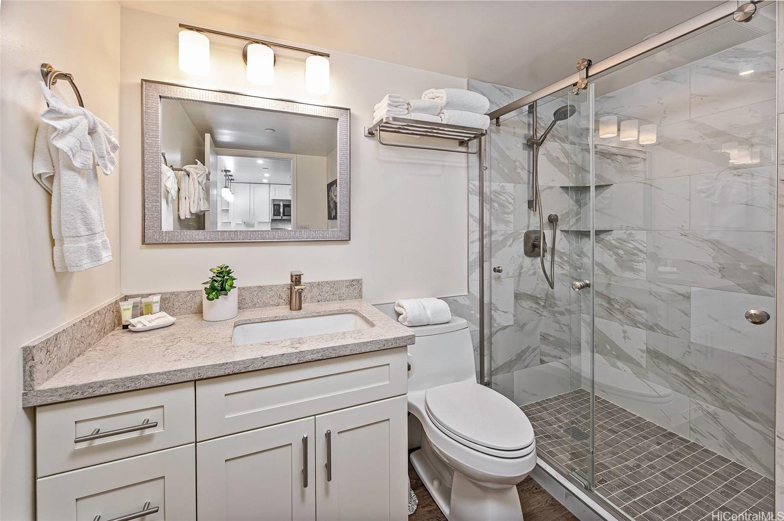 Ilikai Apt Bldg condo # 911, Honolulu, Hawaii - photo 8 of 20