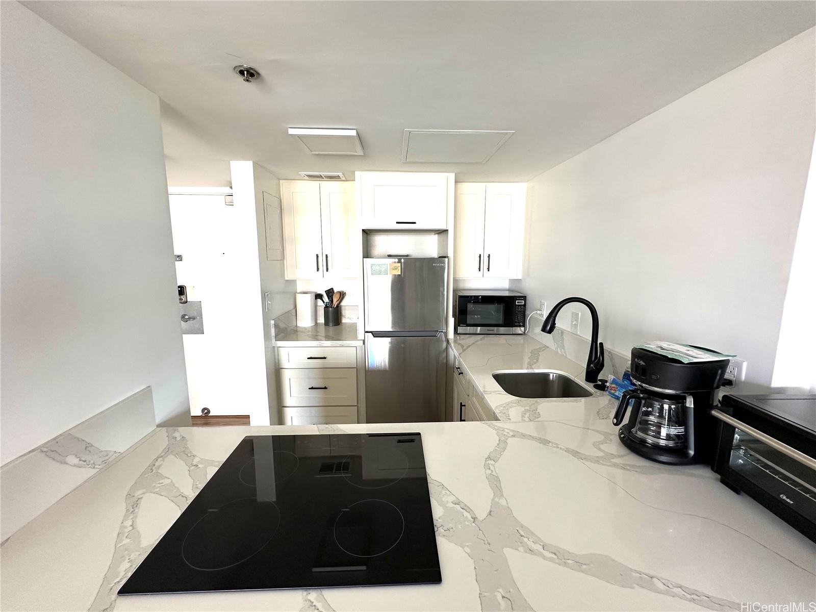 Ilikai Apt Bldg condo # 923, Honolulu, Hawaii - photo 13 of 25