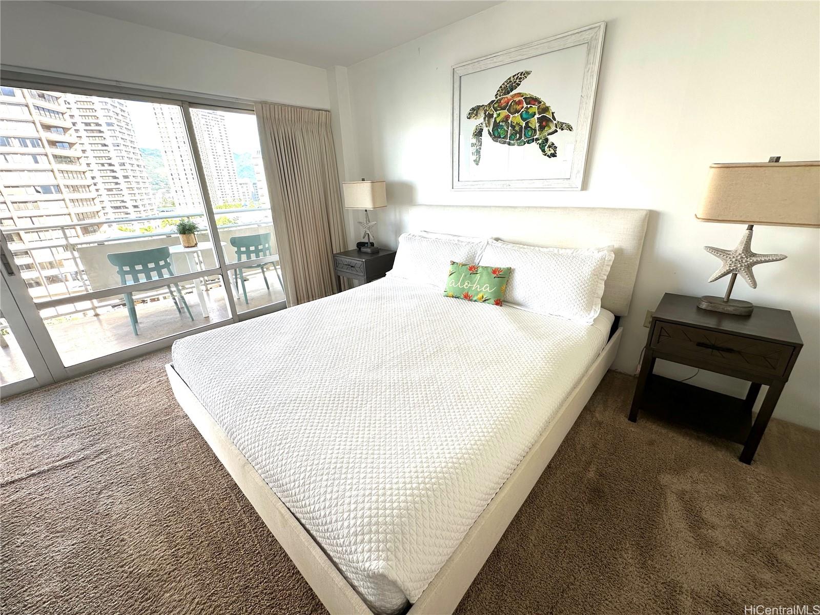 Ilikai Apt Bldg condo # 923, Honolulu, Hawaii - photo 5 of 25