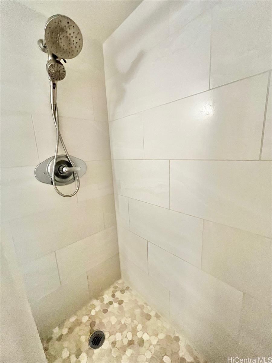 Ilikai Apt Bldg condo # 927, Honolulu, Hawaii - photo 13 of 15