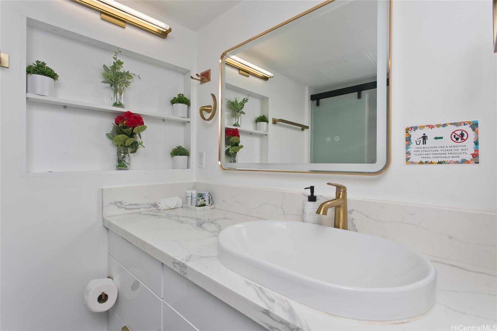 Ilikai Apt Bldg condo # 937, Honolulu, Hawaii - photo 12 of 15