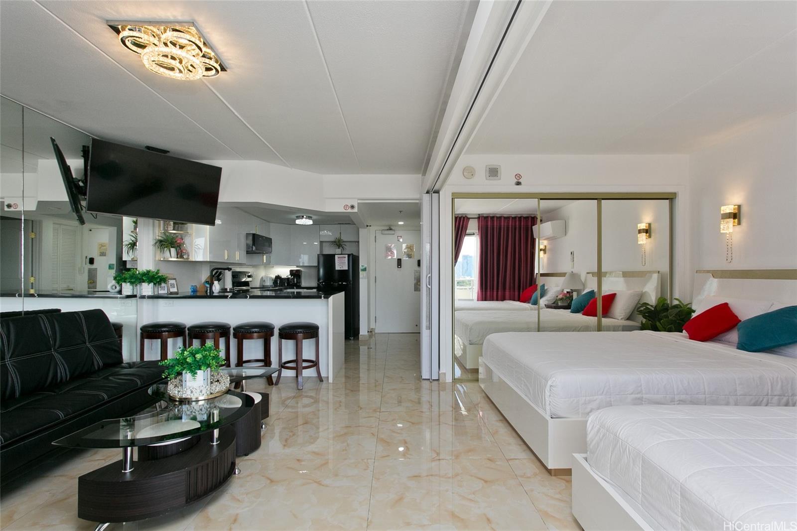 Ilikai Apt Bldg condo # 937, Honolulu, Hawaii - photo 7 of 15