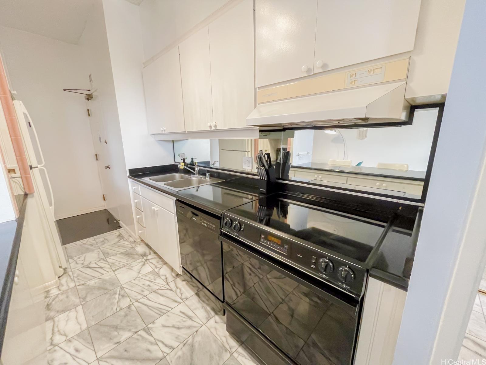 1778 Ala Moana Blvd Honolulu - Rental - photo 6 of 14