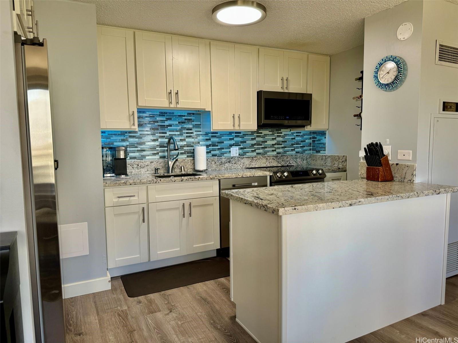 Discovery Bay condo # 1211, Honolulu, Hawaii - photo 3 of 25