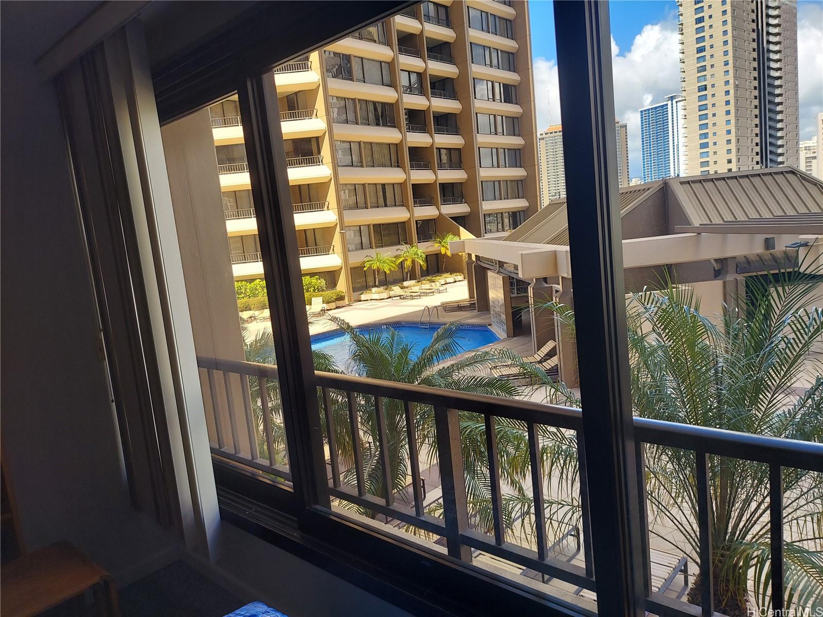 Discovery Bay condo # 1217, Honolulu, Hawaii - photo 8 of 17