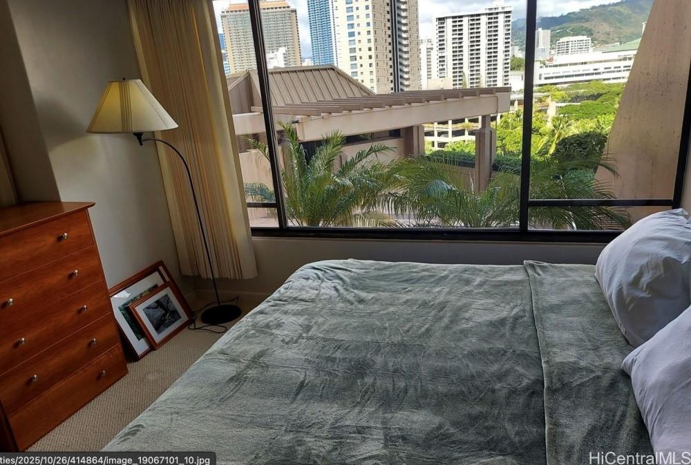 Discovery Bay condo # 1217, Honolulu, Hawaii - photo 2 of 8