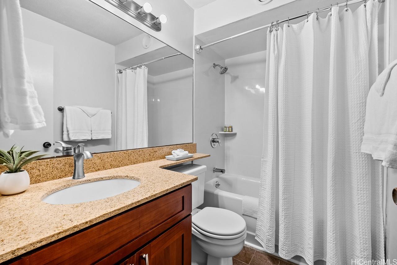 Discovery Bay condo # 1320, Honolulu, Hawaii - photo 11 of 15