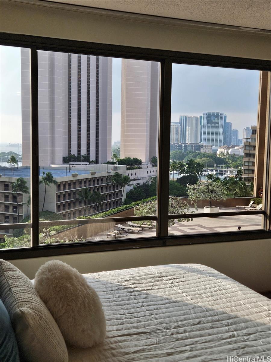 Discovery Bay condo # 1320, Honolulu, Hawaii - photo 3 of 16