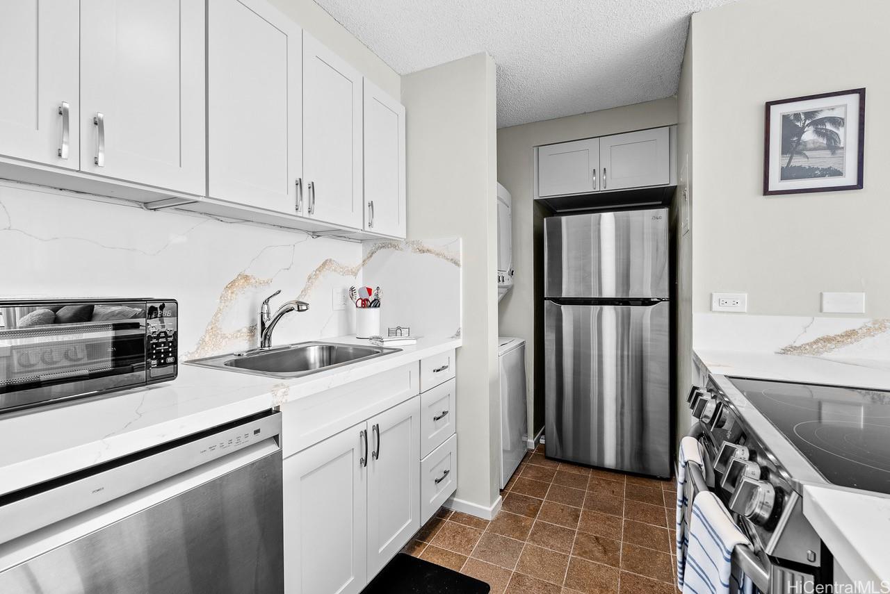 Discovery Bay condo # 1320, Honolulu, Hawaii - photo 6 of 15