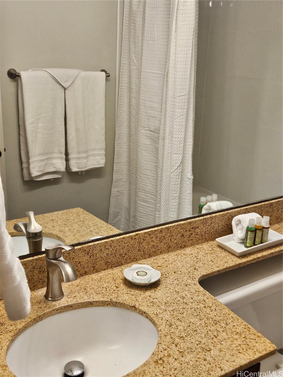 Discovery Bay condo # 1320, Honolulu, Hawaii - photo 9 of 16