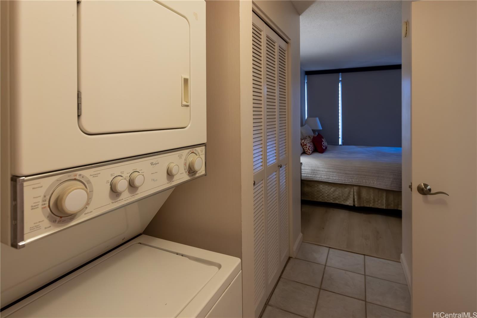 Discovery Bay condo # 1407, Honolulu, Hawaii - photo 15 of 22