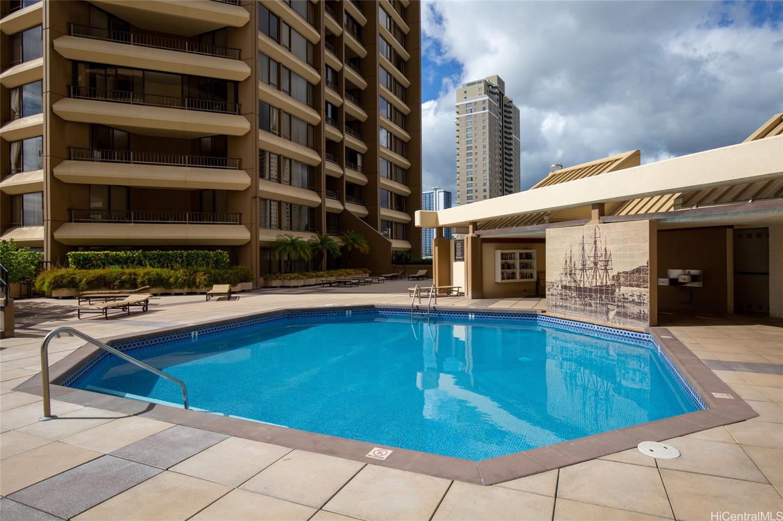 Discovery Bay condo # 1407, Honolulu, Hawaii - photo 20 of 22