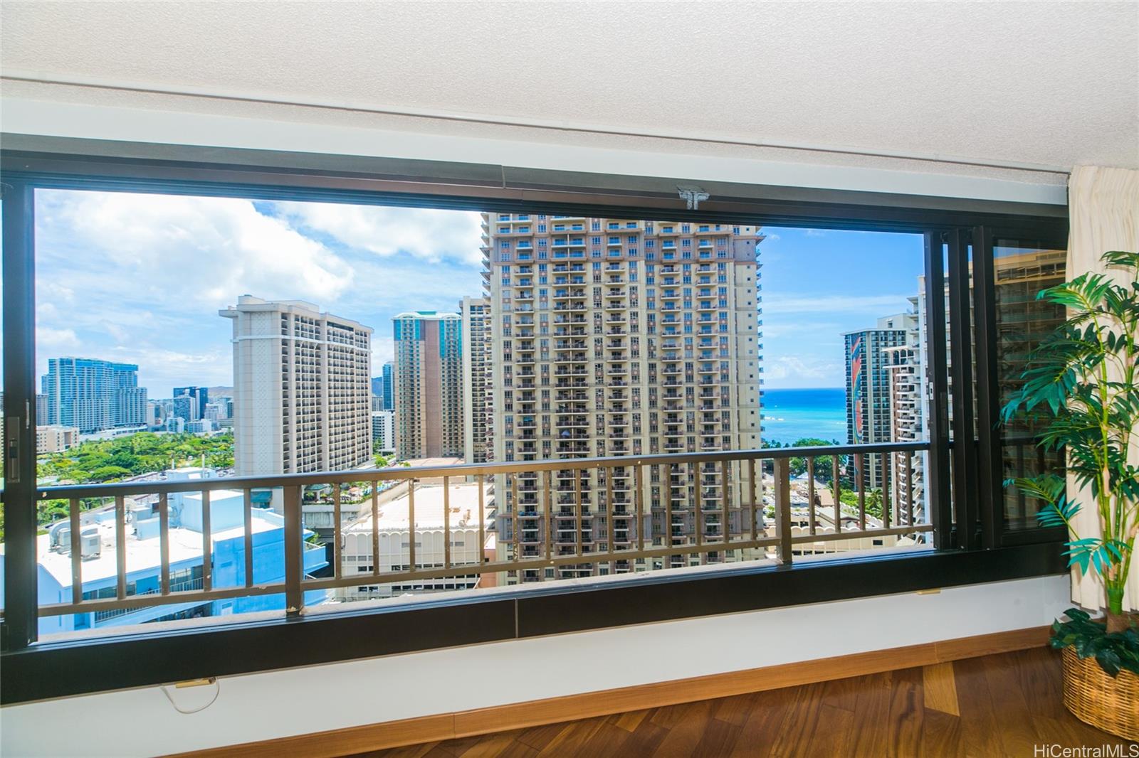 Discovery Bay condo # 2414, Honolulu, Hawaii - photo 2 of 25