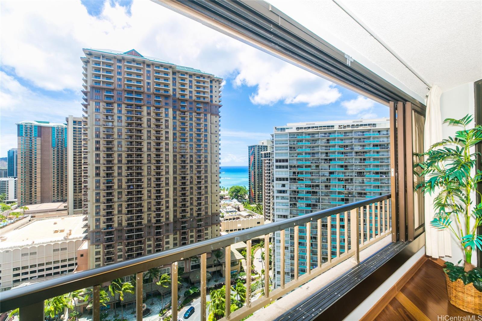 Discovery Bay condo # 2414, Honolulu, Hawaii - photo 2 of 25