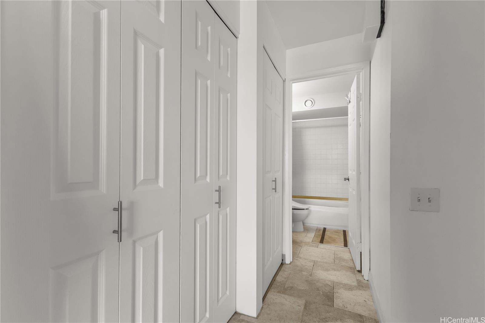 Discovery Bay condo # 2508, Honolulu, Hawaii - photo 8 of 17