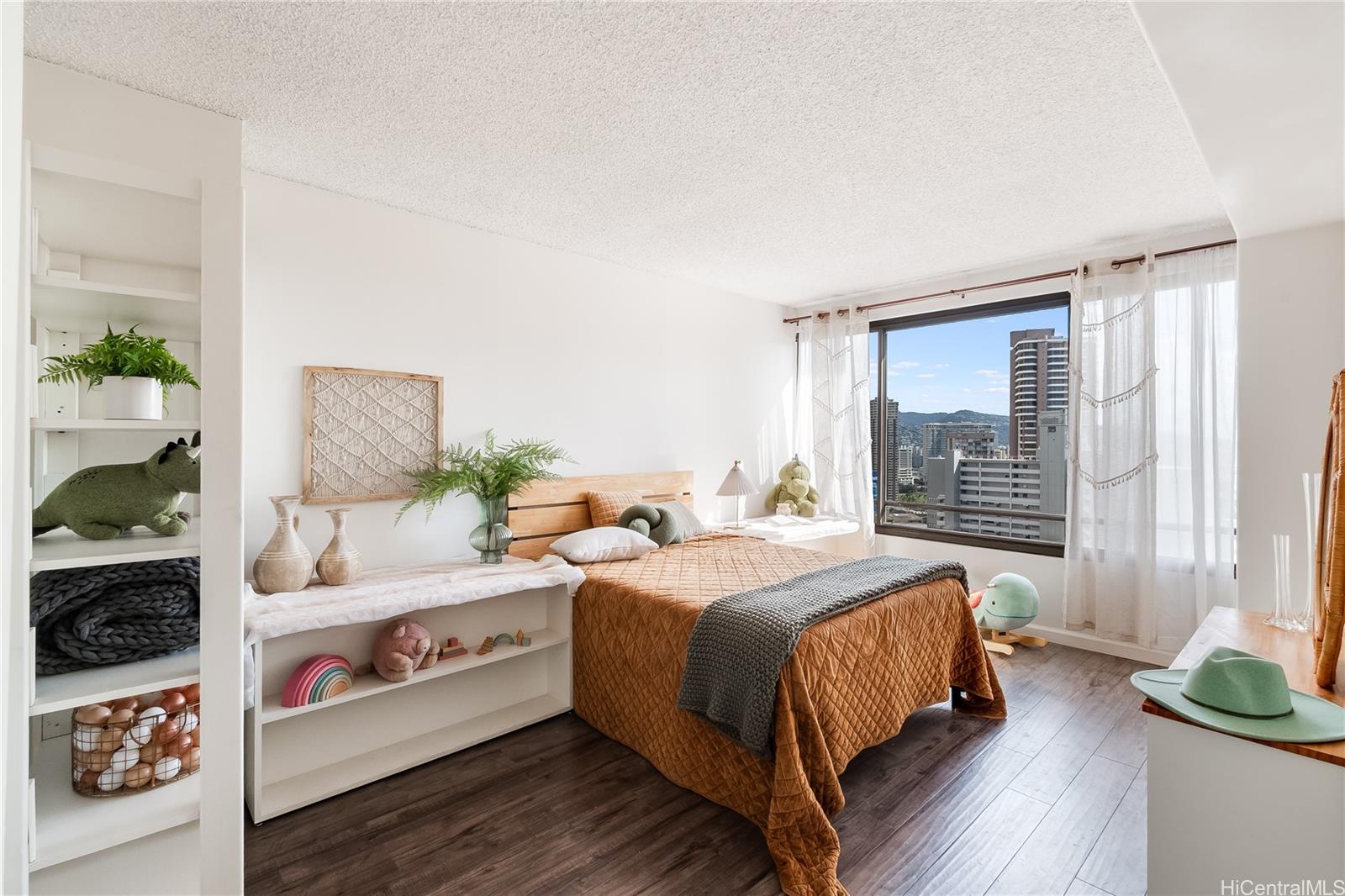 Discovery Bay condo # 2814, Honolulu, Hawaii - photo 14 of 25