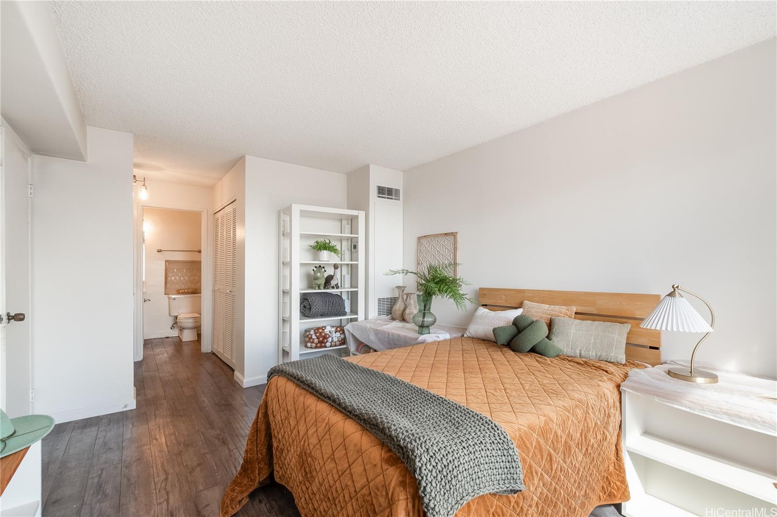 Discovery Bay condo # 2814, Honolulu, Hawaii - photo 15 of 25