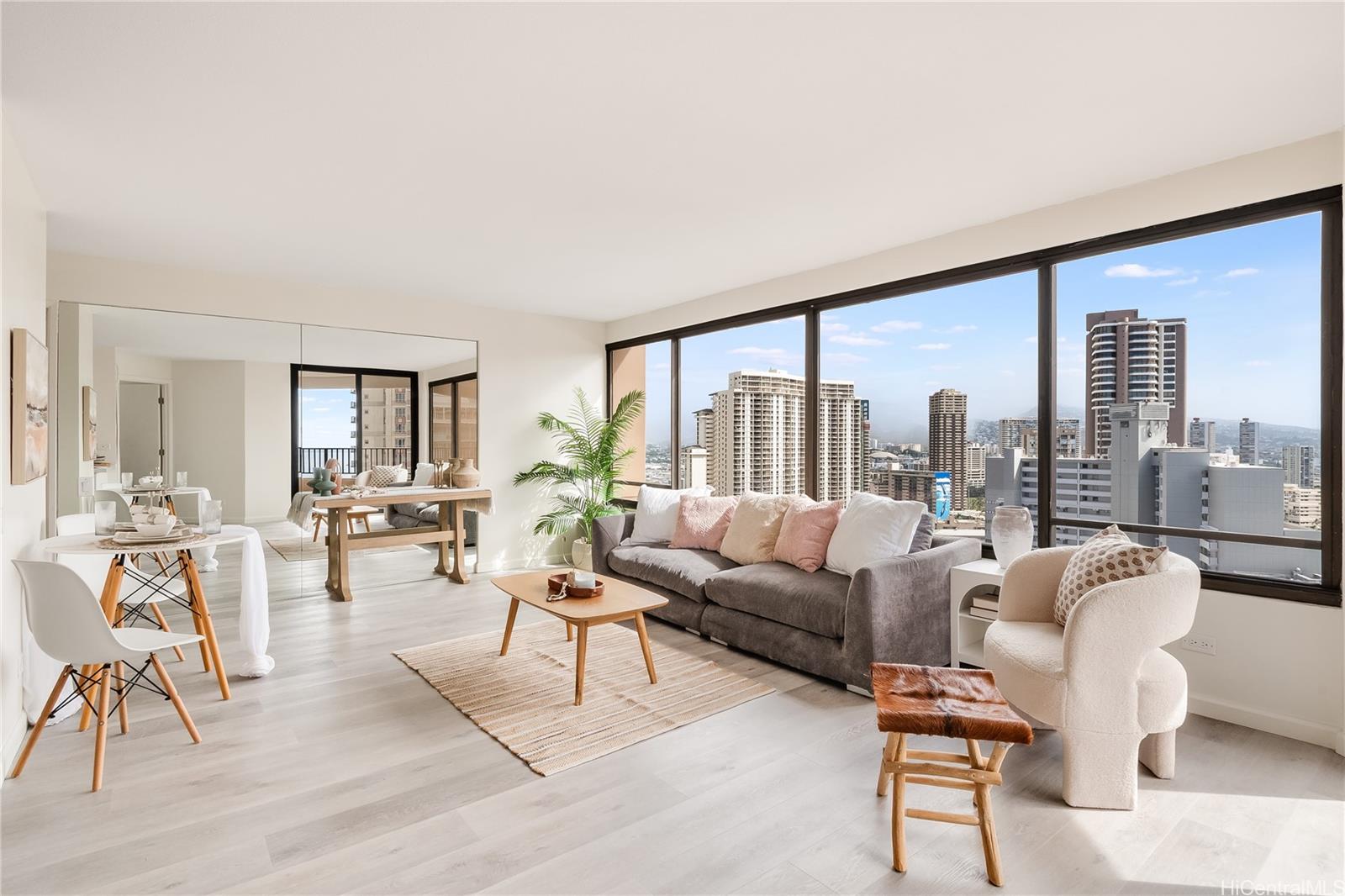 Discovery Bay condo # 2814, Honolulu, Hawaii - photo 4 of 25