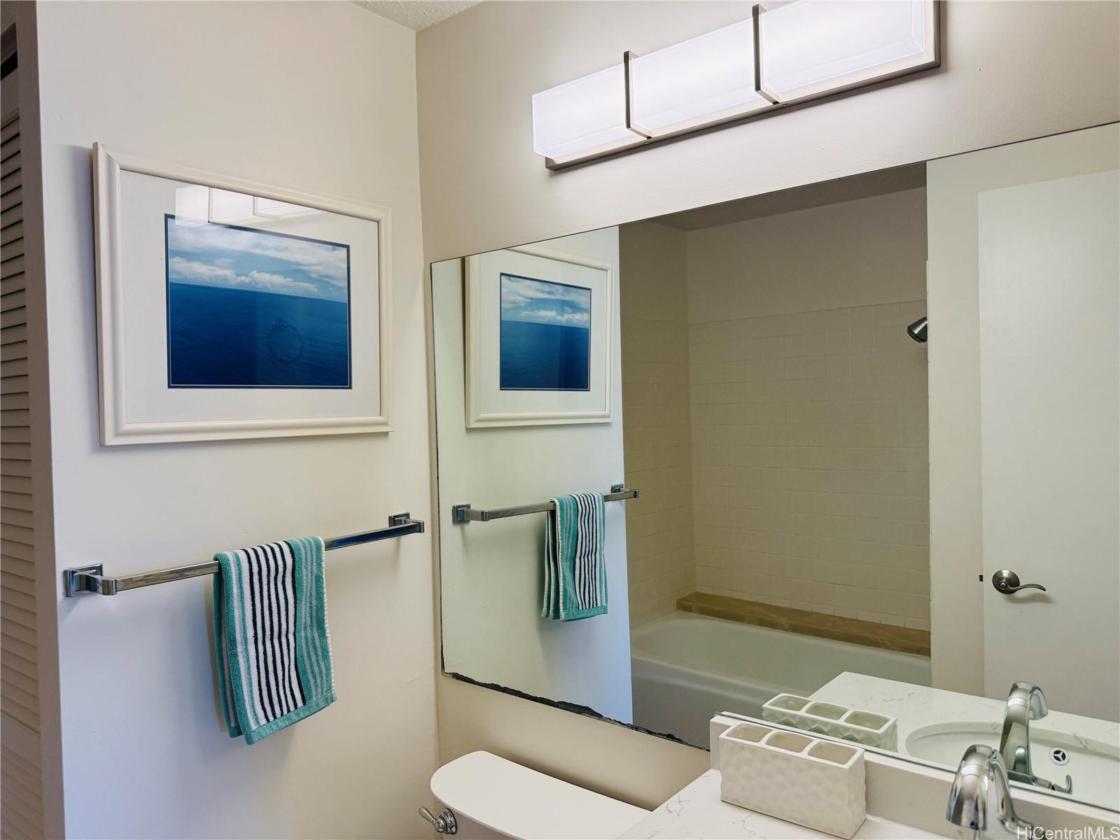 Discovery Bay condo # 2816, Honolulu, Hawaii - photo 8 of 13