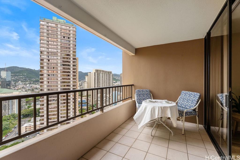 Discovery Bay condo # 2818, Honolulu, Hawaii - photo 15 of 23