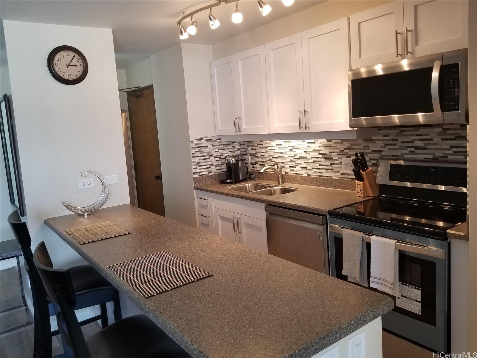 Discovery Bay condo # 2818, Honolulu, Hawaii - photo 3 of 20