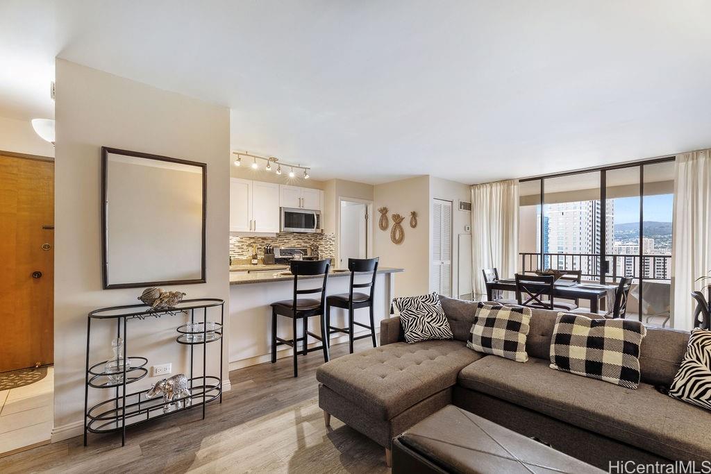 Discovery Bay condo # 2818, Honolulu, Hawaii - photo 4 of 23