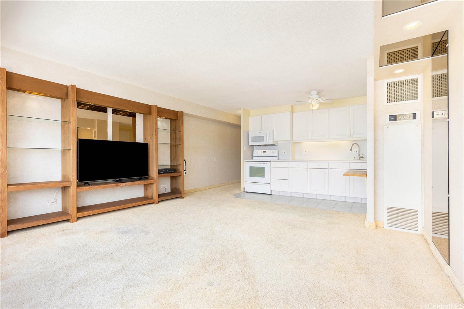 Discovery Bay condo # 3205, Honolulu, Hawaii - photo 11 of 25