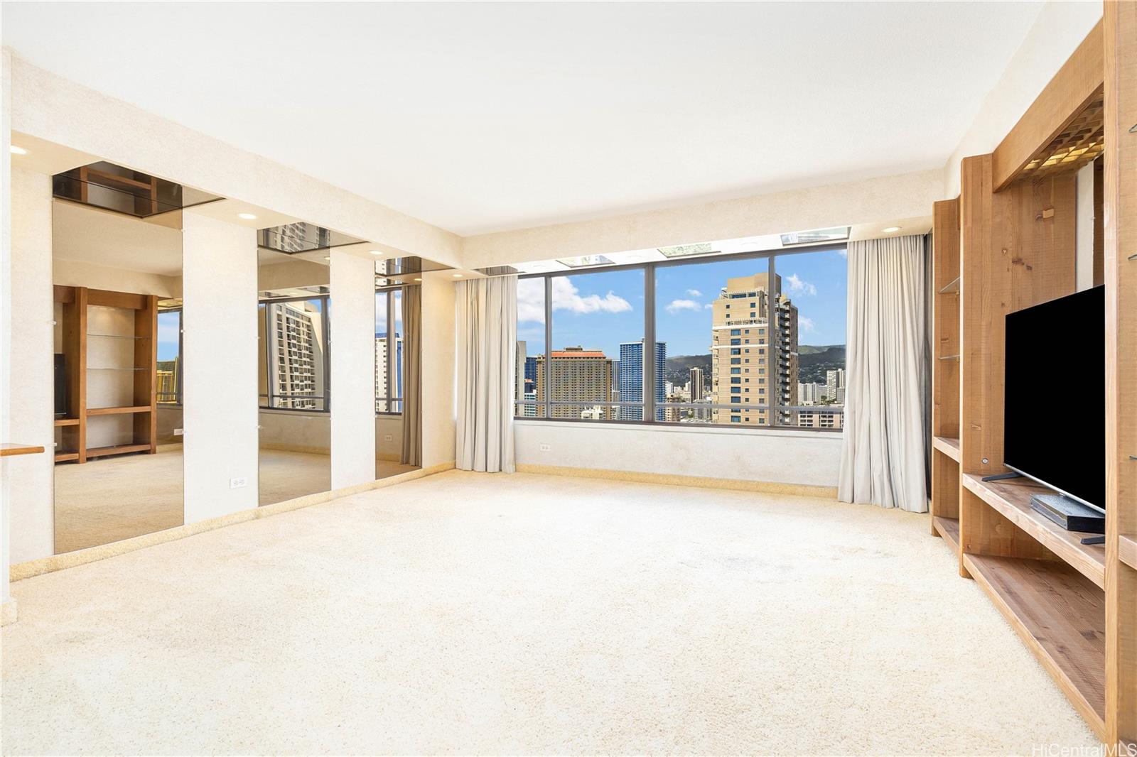 Discovery Bay condo # 3205, Honolulu, Hawaii - photo 3 of 25