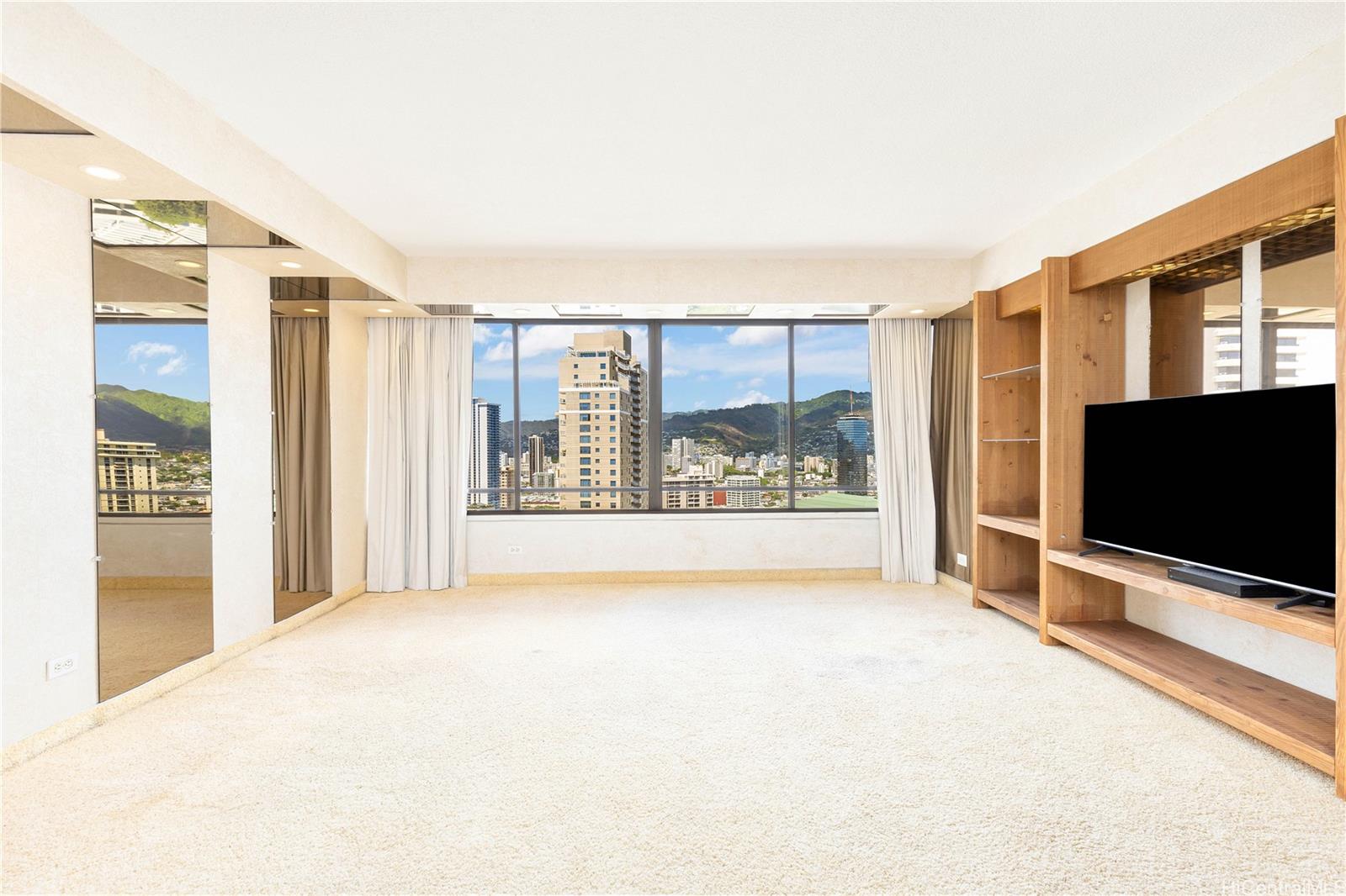 Discovery Bay condo # 3205, Honolulu, Hawaii - photo 5 of 25