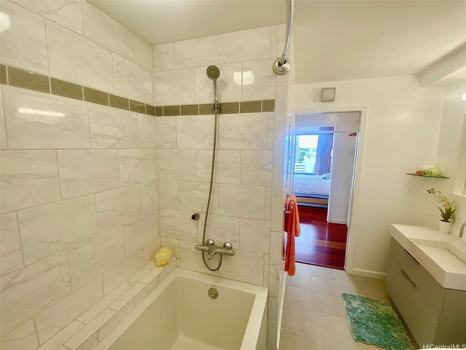 Discovery Bay condo # 3306, Honolulu, Hawaii - photo 15 of 24