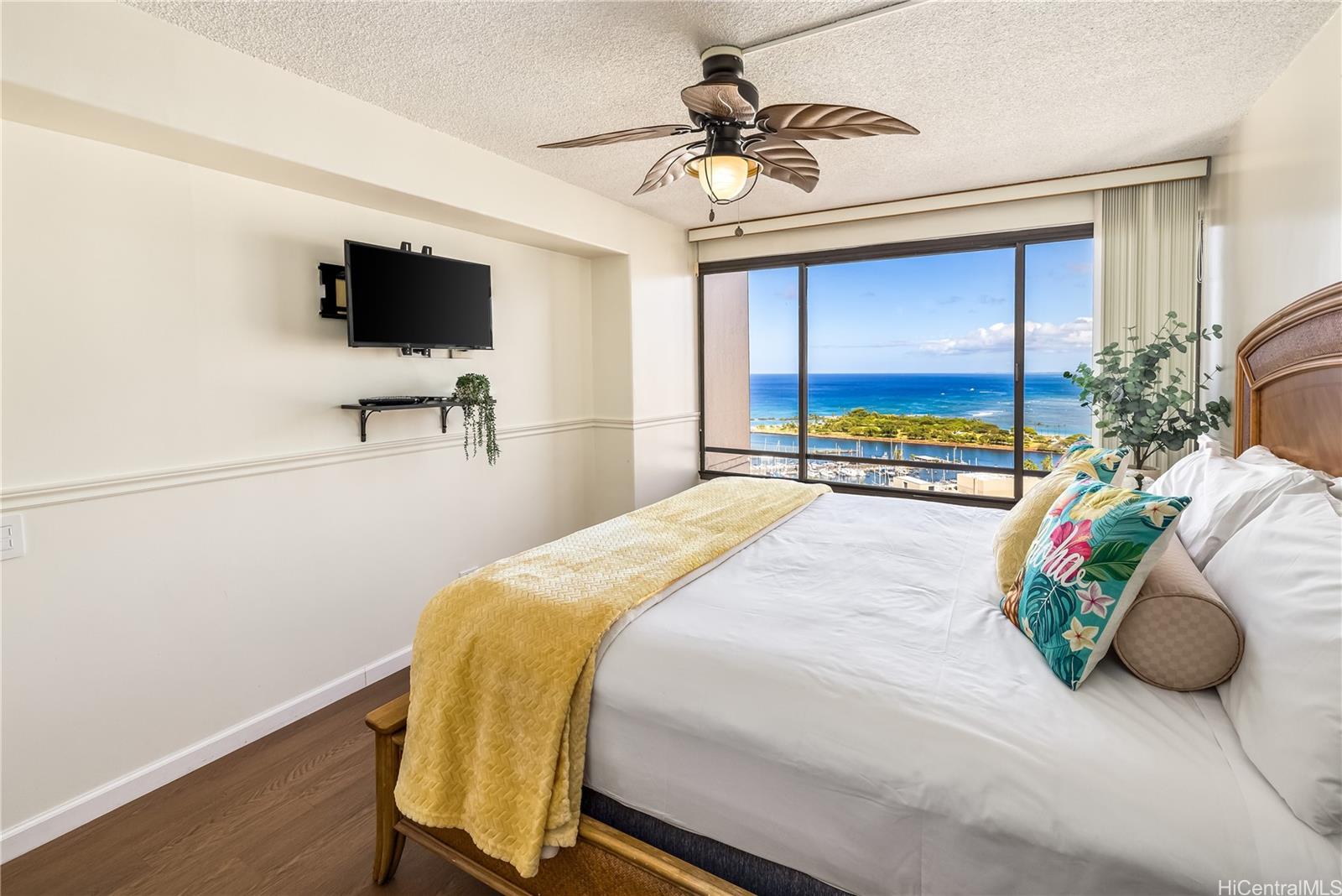 Discovery Bay condo # 3411, Honolulu, Hawaii - photo 8 of 17