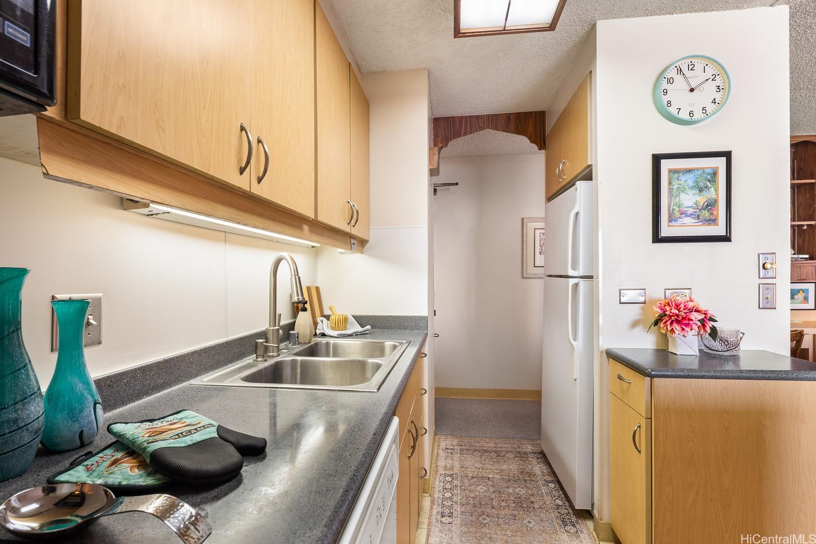 Discovery Bay condo # 3903, Honolulu, Hawaii - photo 11 of 25