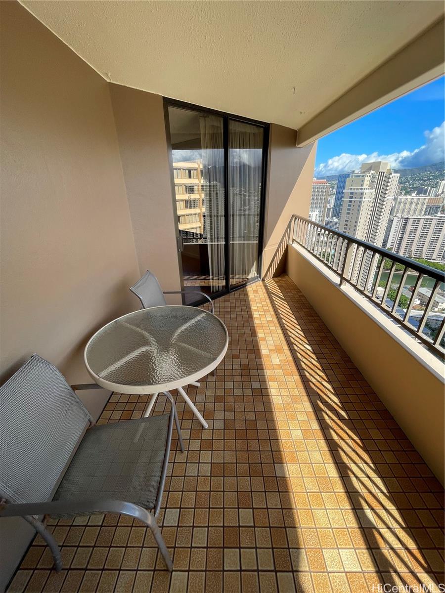 Discovery Bay condo # 3916, Honolulu, Hawaii - photo 8 of 24