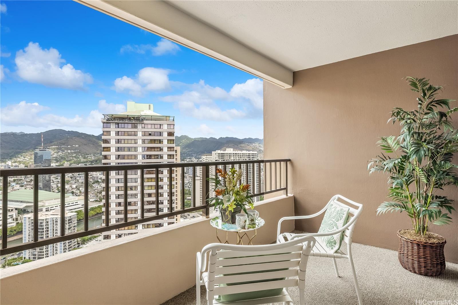 Discovery Bay condo # 3918, Honolulu, Hawaii - photo 16 of 25