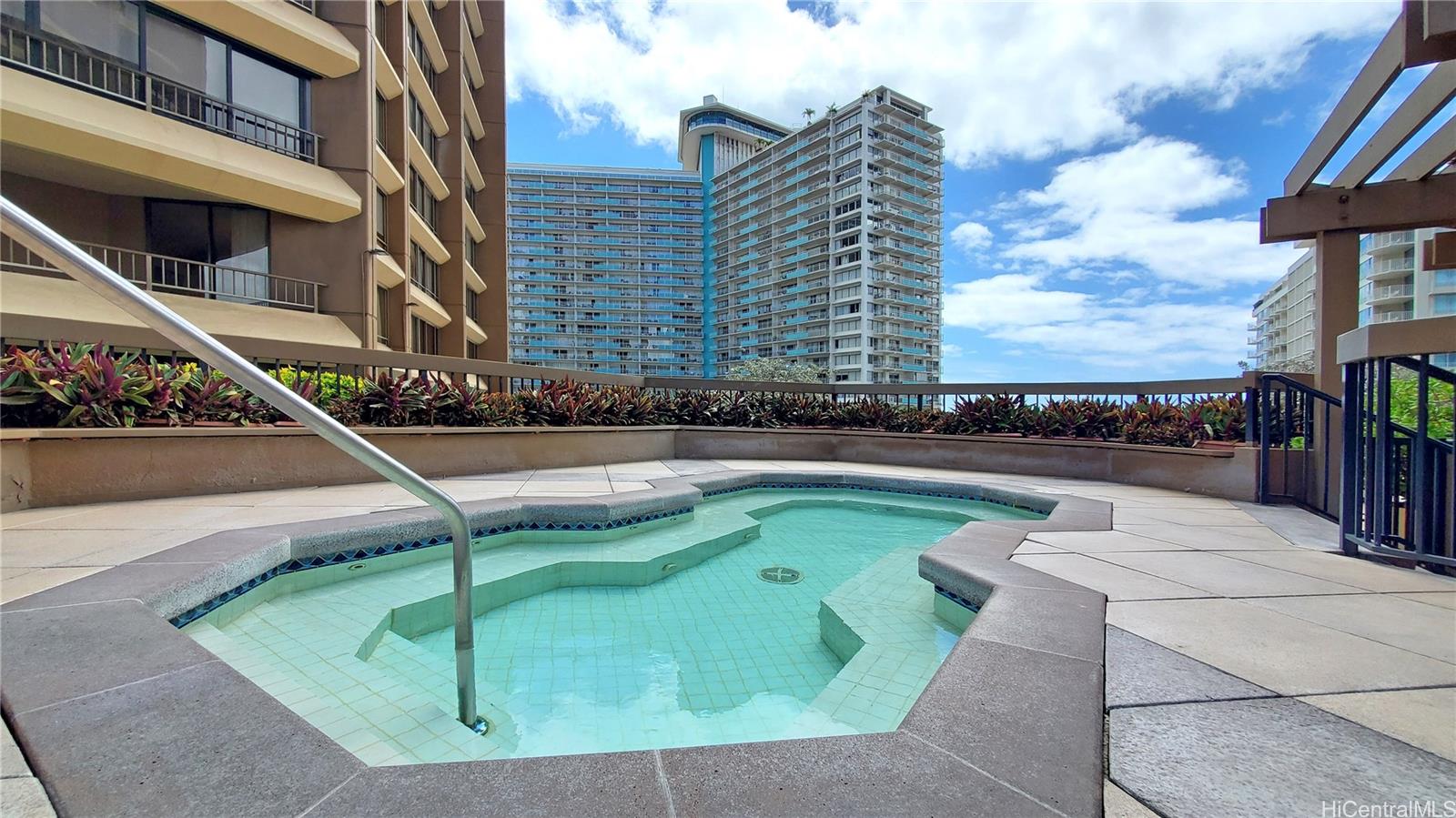 Discovery Bay condo # 4003, Honolulu, Hawaii - photo 19 of 23