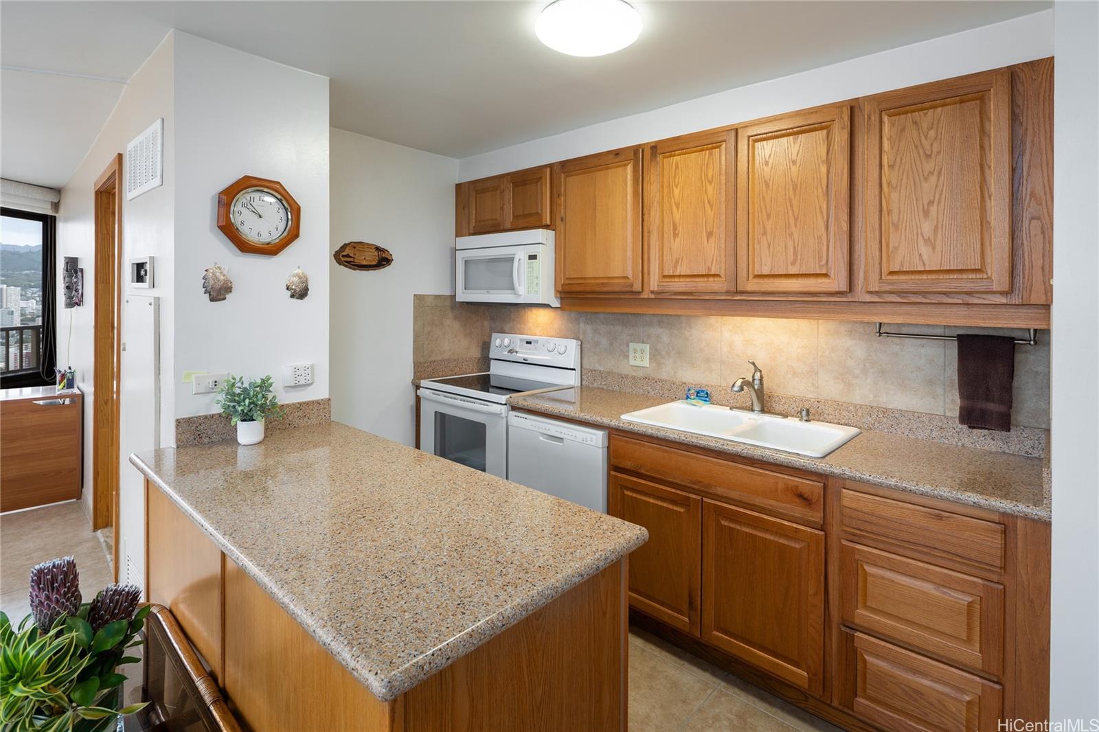 Discovery Bay condo # 4019, Honolulu, Hawaii - photo 11 of 25