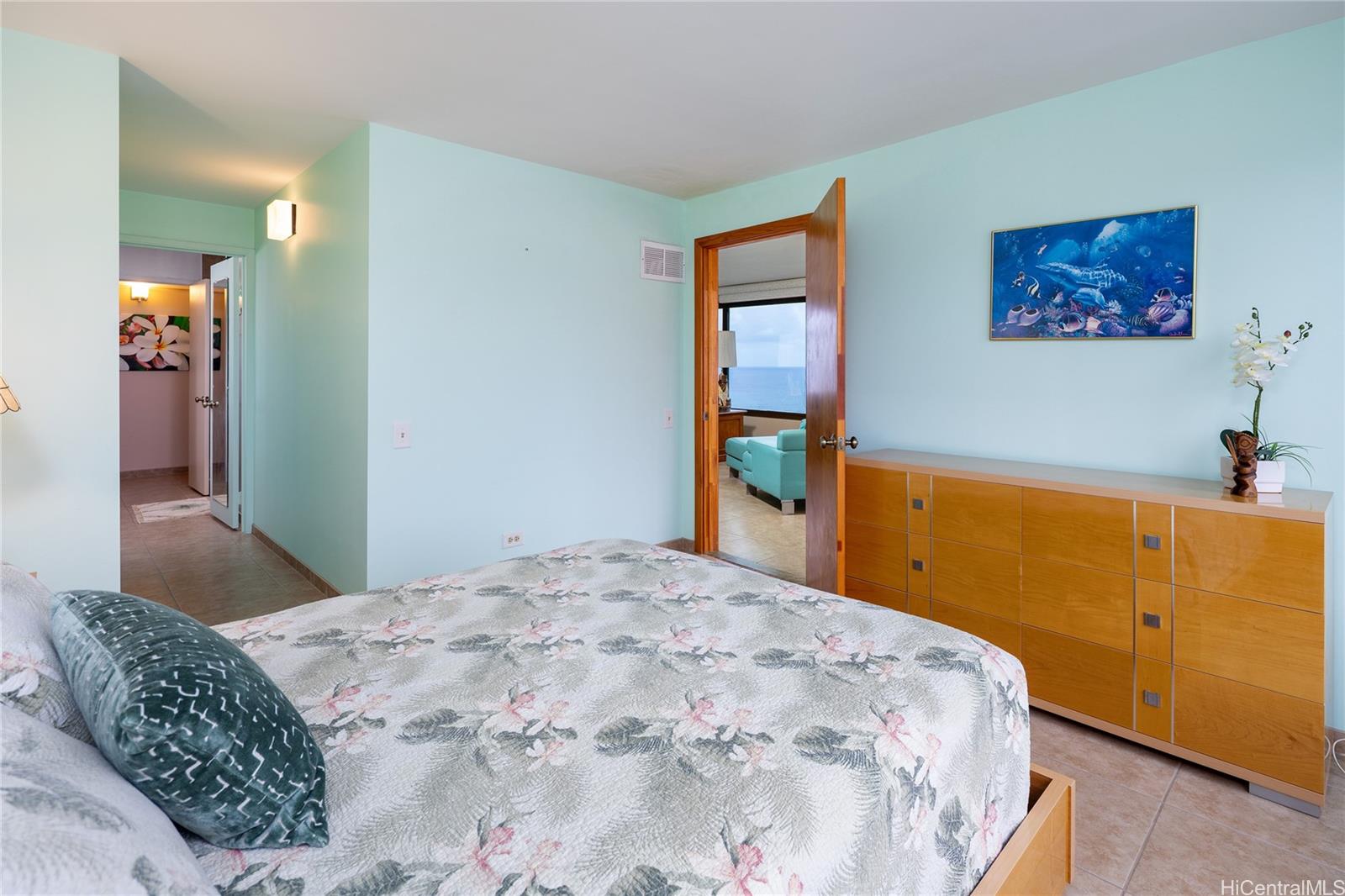 Discovery Bay condo # 4019, Honolulu, Hawaii - photo 15 of 25