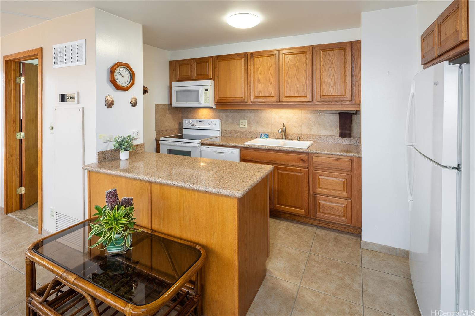 Discovery Bay condo # 4019, Honolulu, Hawaii - photo 10 of 25