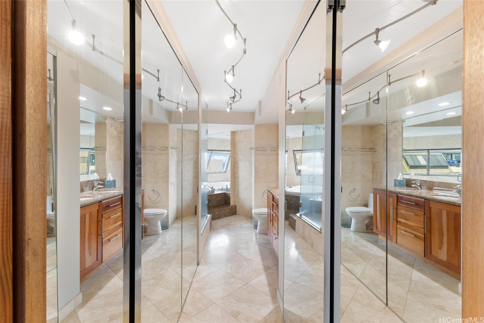 Discovery Bay condo # PH14, Honolulu, Hawaii - photo 11 of 20