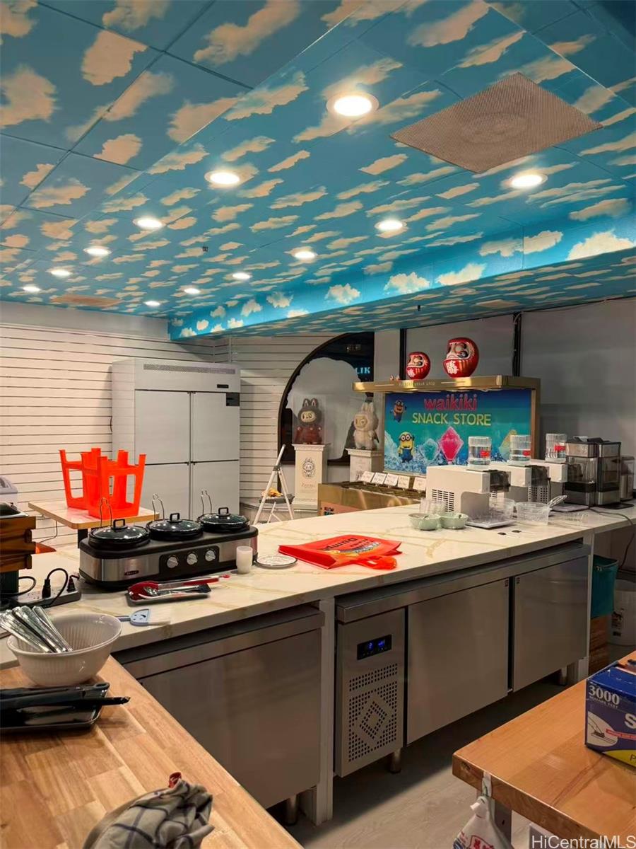 1778 Ala Moana Blvd Waikiki Discovery Bay - photo 3 of 10