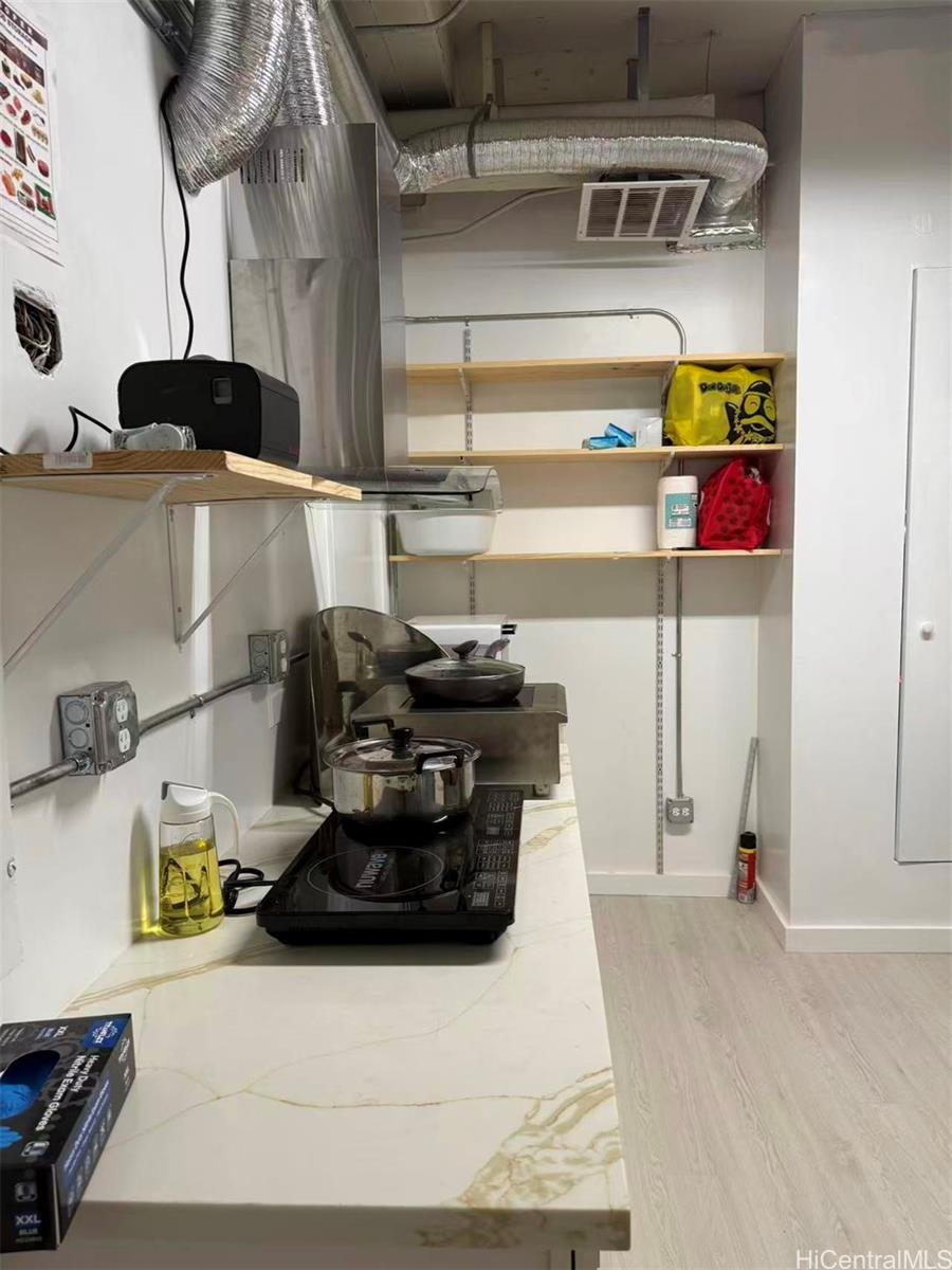 1778 Ala Moana Blvd Waikiki Discovery Bay - photo 4 of 10